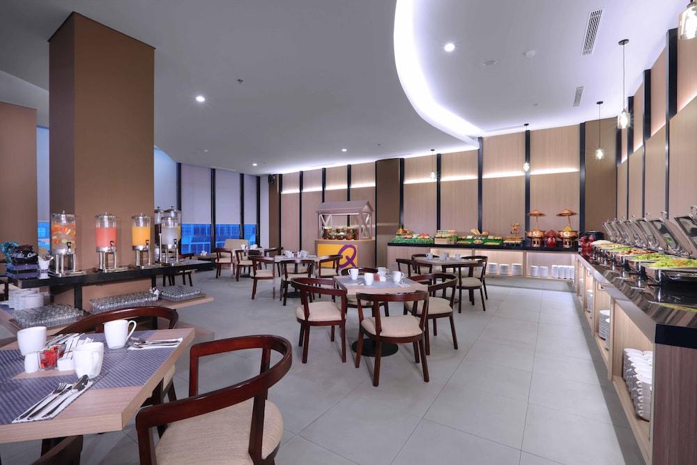 Hotel Quest Prime Cikarang By Aston Bekasi Exterior foto
