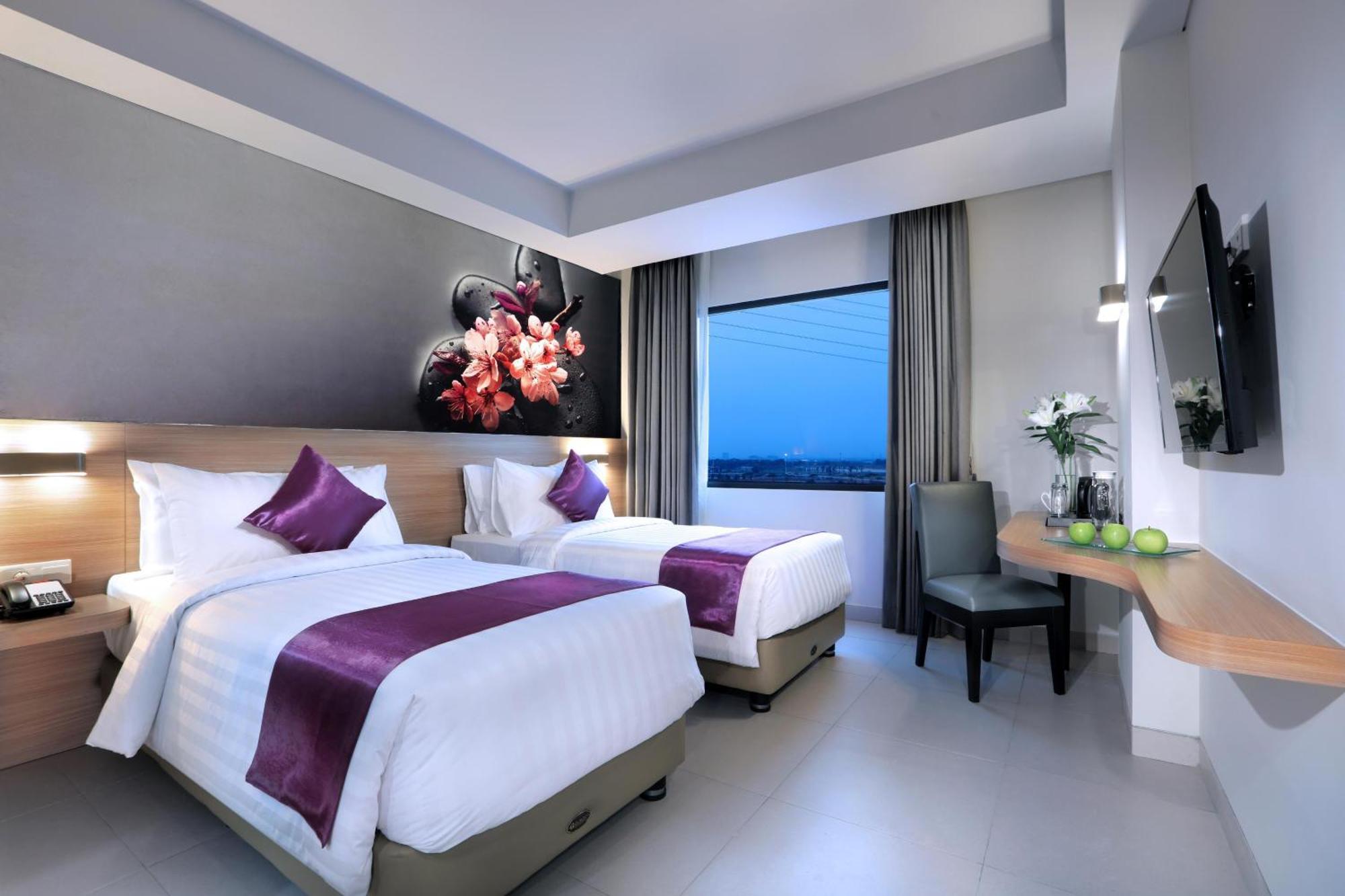 Hotel Quest Prime Cikarang By Aston Bekasi Exterior foto